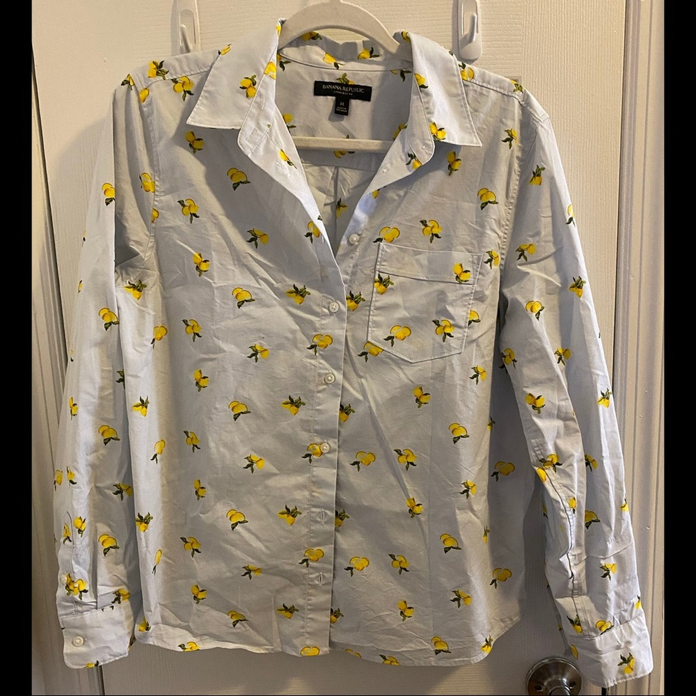 Banana Republic size M blue, lemon button down